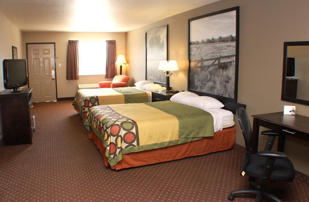 Hill Country Inn & Suites - New Braunfels, Gruene Exterior photo