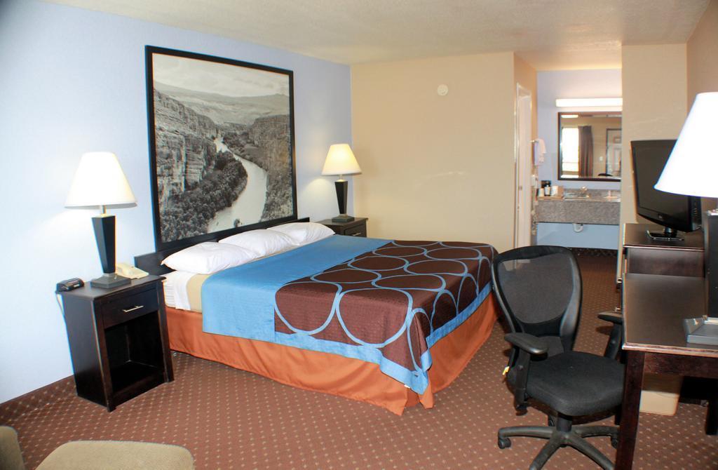 Hill Country Inn & Suites - New Braunfels, Gruene Exterior photo