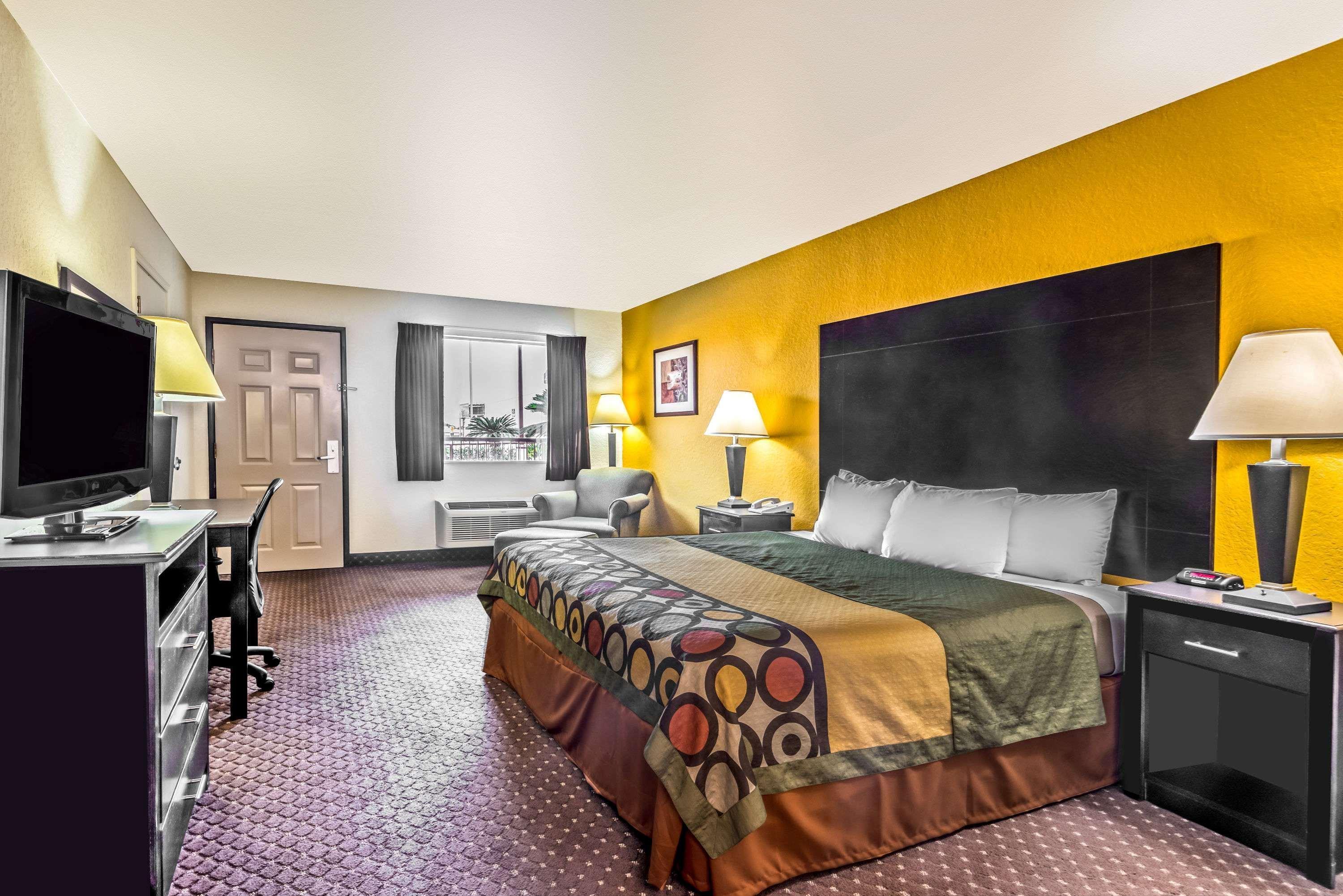 Hill Country Inn & Suites - New Braunfels, Gruene Exterior photo