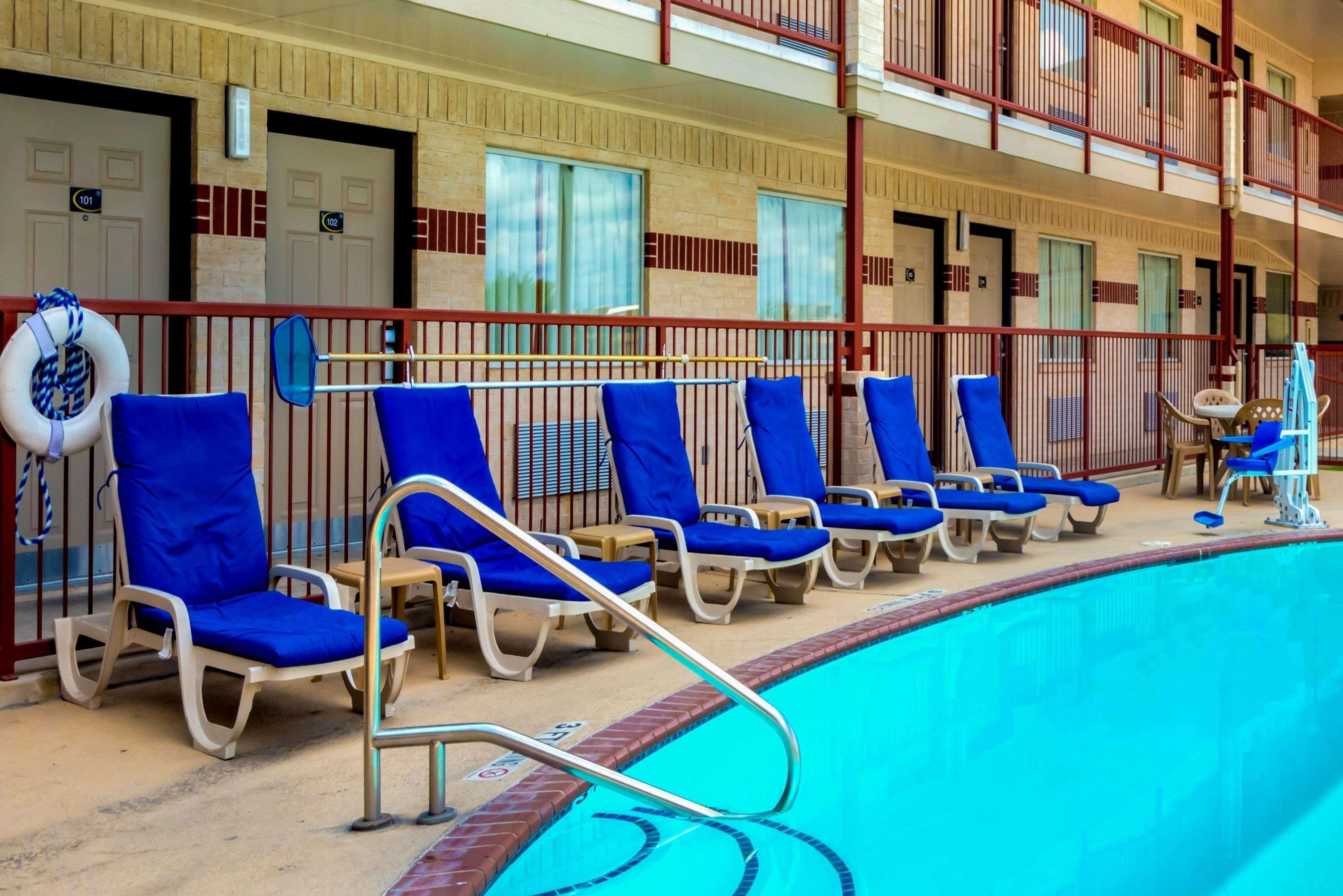 Hill Country Inn & Suites - New Braunfels, Gruene Exterior photo